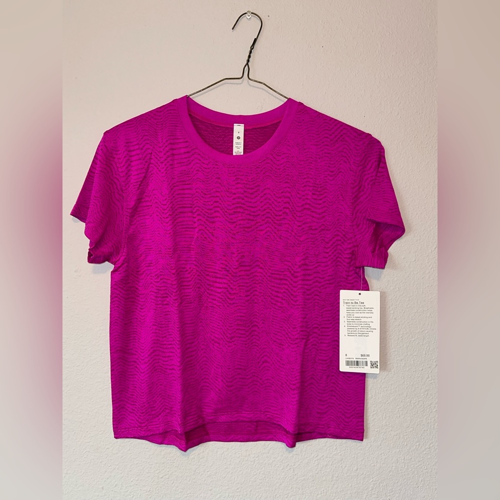 Lululemon Tee - Picture 2 of 4